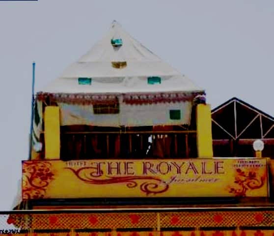 Hotel The Royale